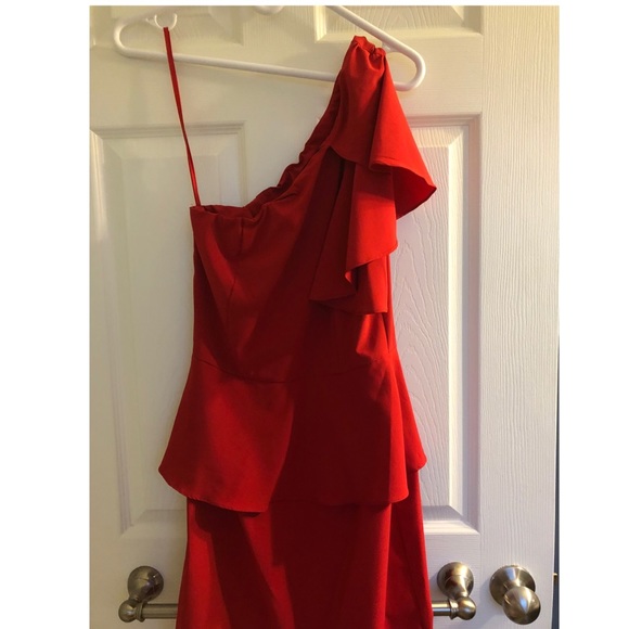 Elegant one shoulder red dress - Picture 9 of 10